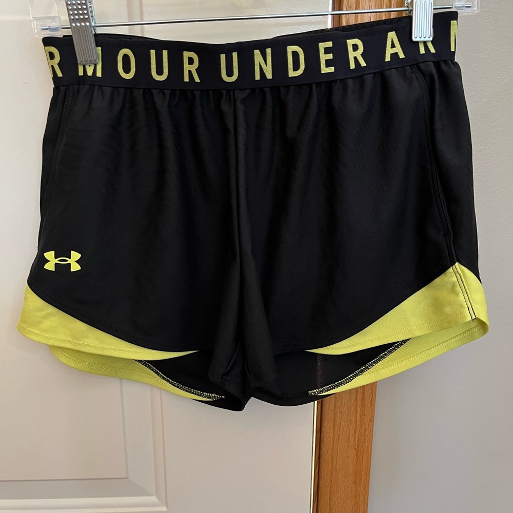 Under Armour play up 3.0 black and neon yellow running active shorts. Size small